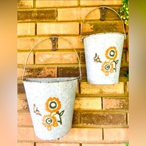 *Washed Metal Sunflower & Bee Wall Buckets Set of 2